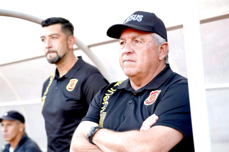 Luis Marcoleta deja la banca de Rangers tras magra campaña lejos del ascenso