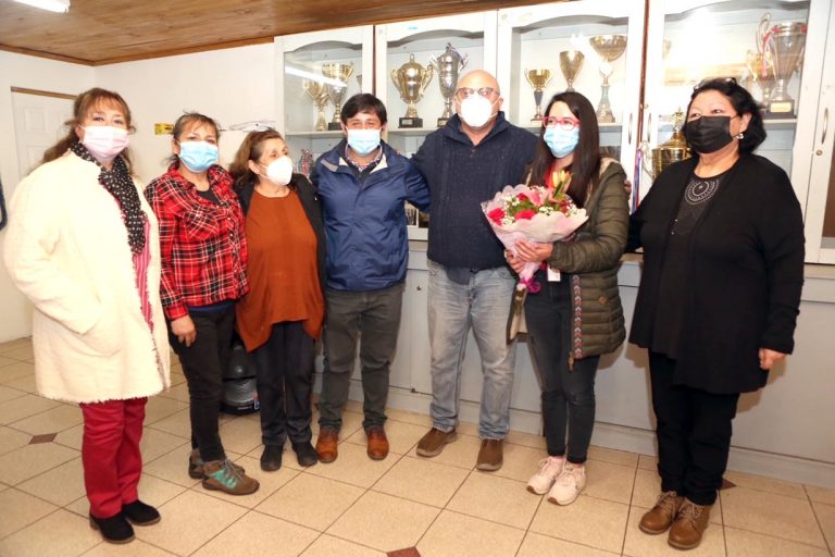 En Villa Maitenhuapi aprenden primeros auxilios para ayudar a vecinos frente a alguna emergencia