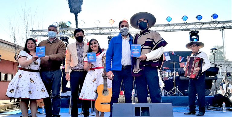 Romeral festeja Fiestas Patrias con show musical dedicado a la familia