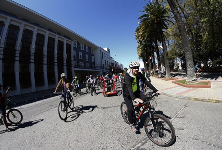 Ciclistas conmemoran el Día Mundial sin Auto