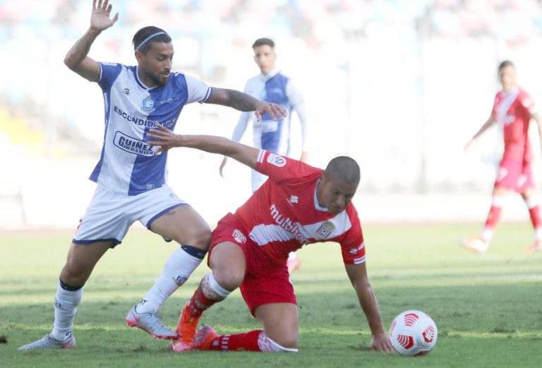 Aguerrido empate de Curicó Unido en el norte