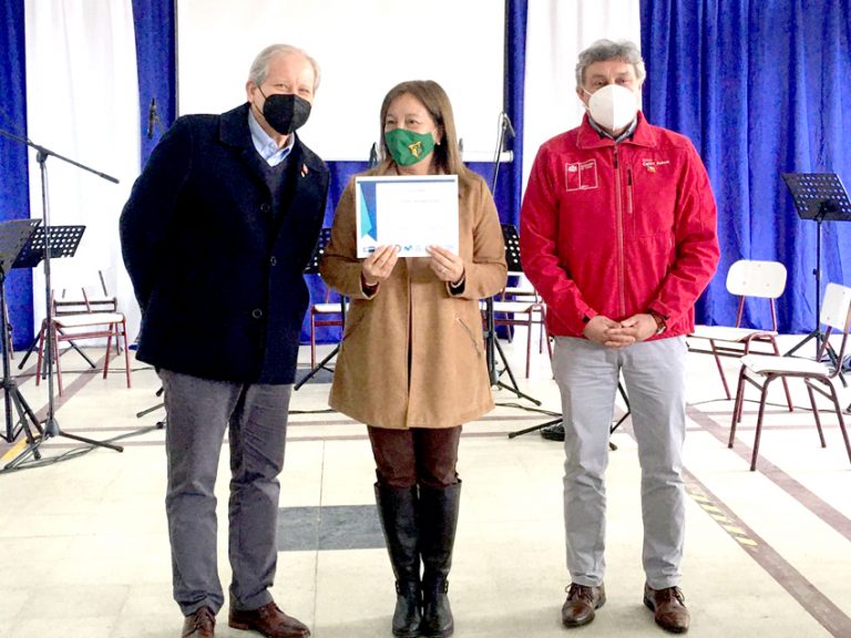 Más de 900 estudiantes beneficiados con la firma de estratégica alianza