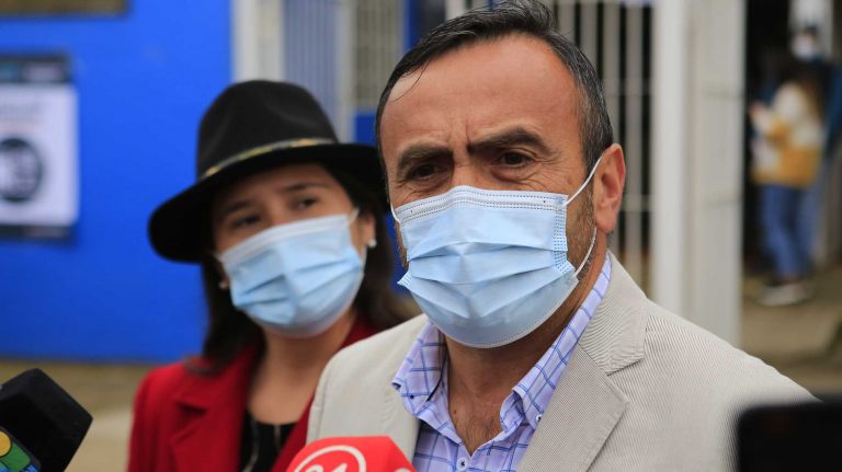 Polémica provoca la inscripción de candidatura a  diputado de Francisco Pulgar en lista del Dr. File