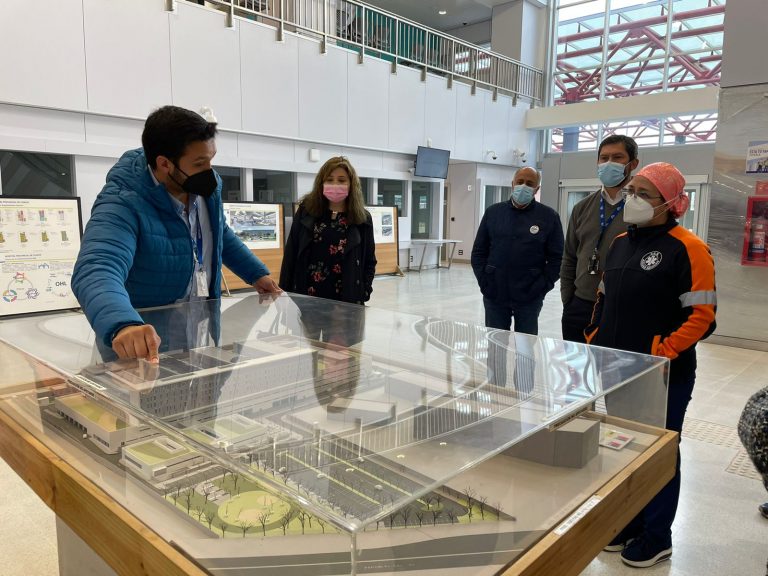 Siguen las visitas a la construcción del nuevo Hospital de Curicó