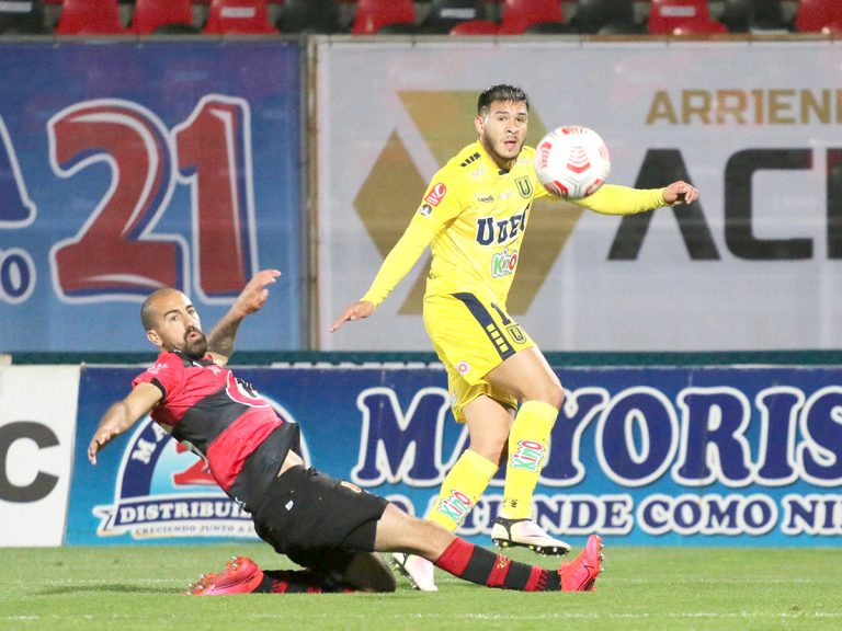 “Chilenita” fuentes debutó con un triunfo en la banca de Rangers