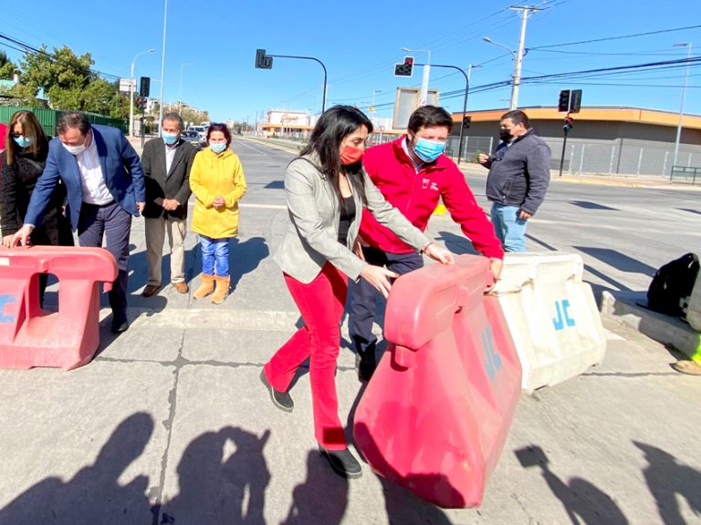 Autoridades habilitan tránsito en sector La Calchona de avenida Lircay de Talca