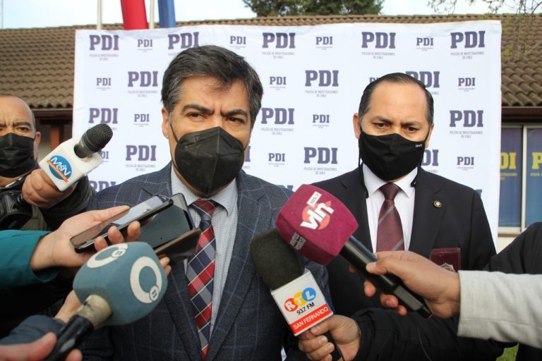 Ejemplar canino de la PDI detecta droga oculta al interior de motor de camión