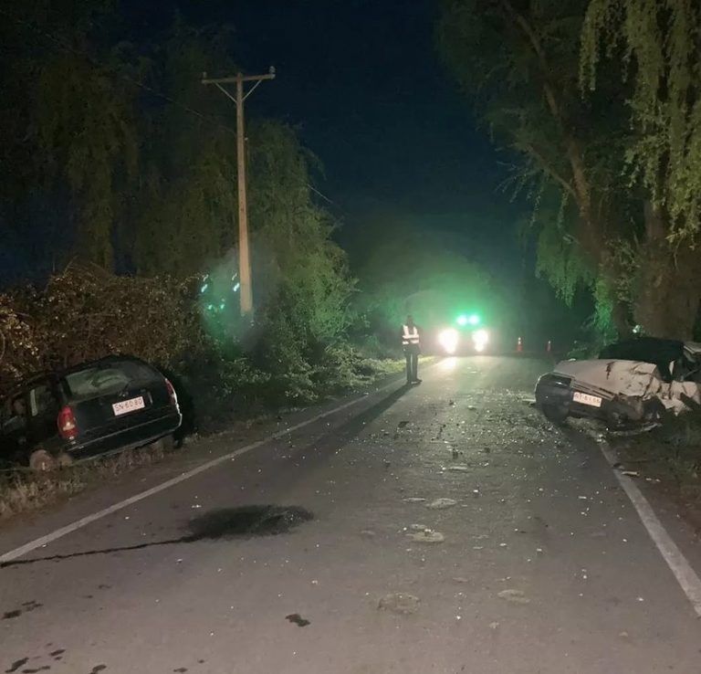 Colisión frontal en camino El Almendro deja una persona fallecida