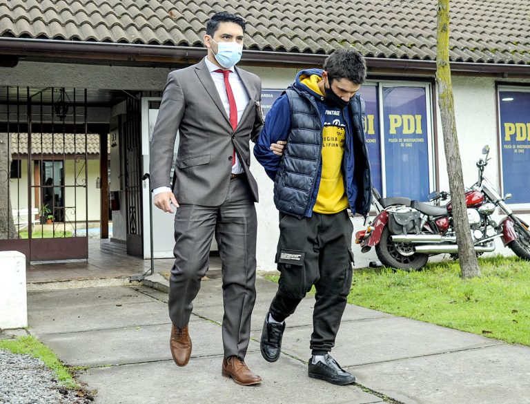 Delincuentes lideraban falsas ventas de automóviles desde la cárcel