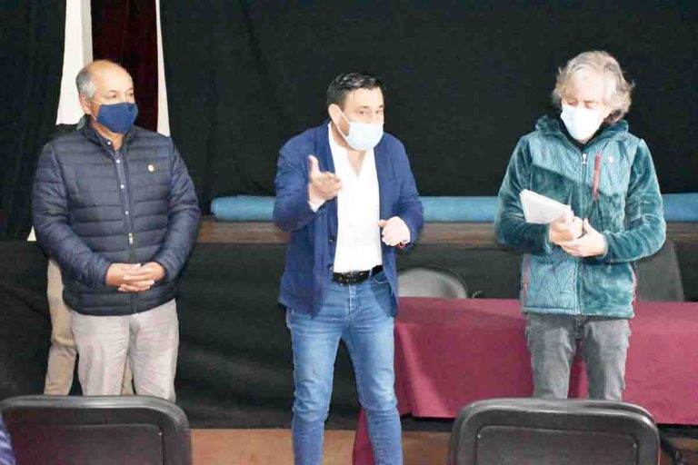 Comunidad de Sagrada Familia conoció  avance de la Convención Constitucional