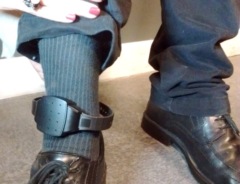 Entró en vigencia ley que considera instalar tobillera  electrónica a formalizados por violencia intrafamiliar