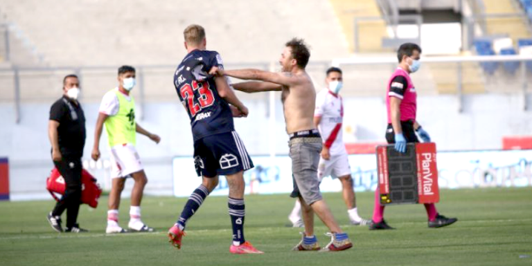 Hinchas de la U invadieron cancha de El Teniente tras nueva derrota