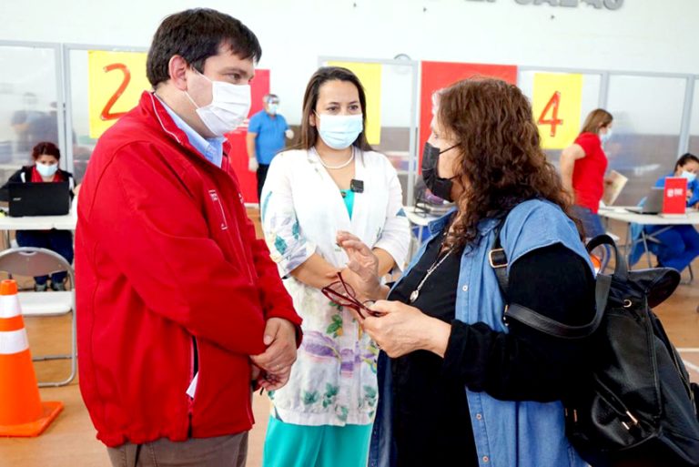 Extienden a horario vespertino las jornadas de vacunación