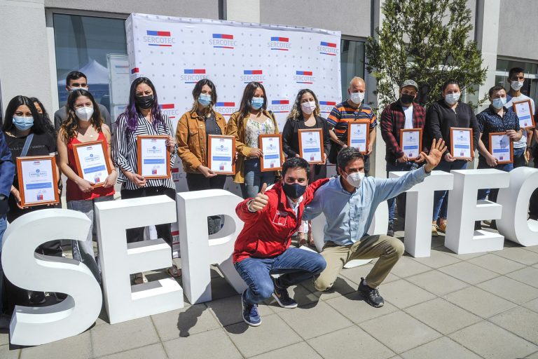 Emprendedores se formalizaron gracias a recursos de Sercotec