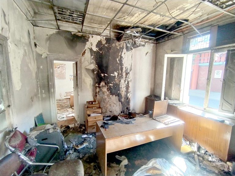 Violentistas saquearon y quemaron dependencias de Obispado de Talca