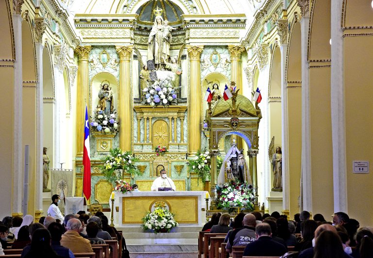 Celebran primera misa en Santuario El Carmen desde terremoto de 2010