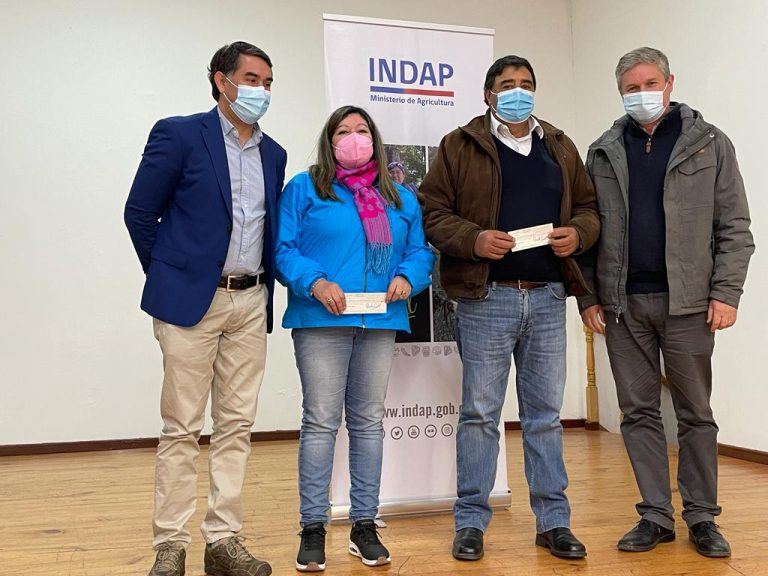 Entregan recursos a pequeños productores en apoyo a la emergencia por déficit hídrico