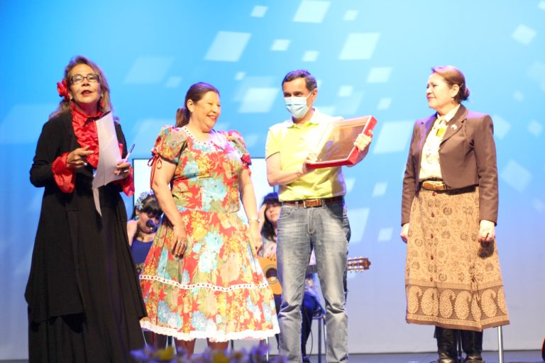 Ingresan moción para declarar el  Día Nacional de la Cantora Chilena