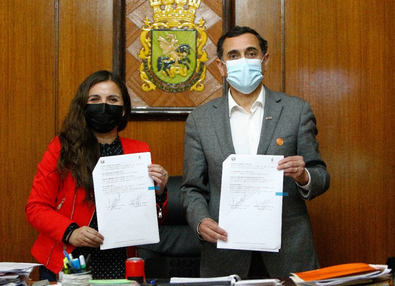 Municipios de Hualañé y Curicó  firman convenio de colaboración
