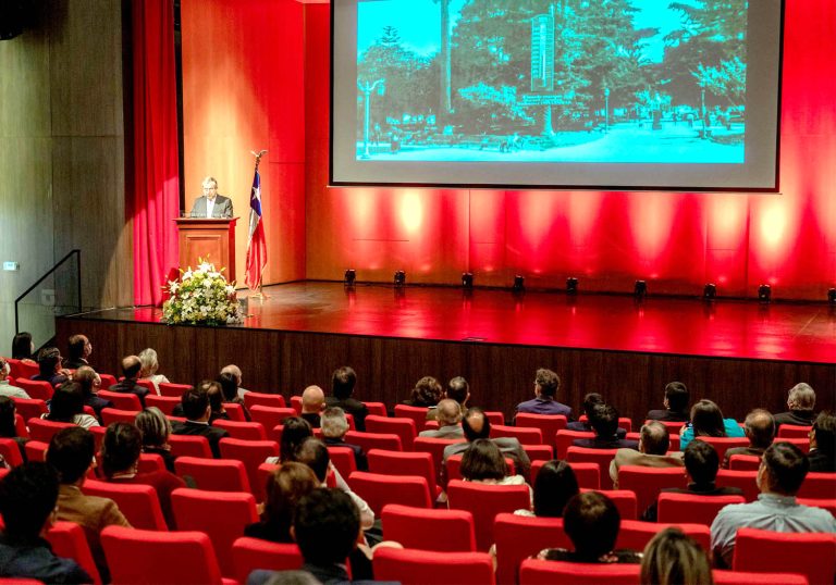 Con clase magistral de José Maza la UTalca celebró 40º aniversario