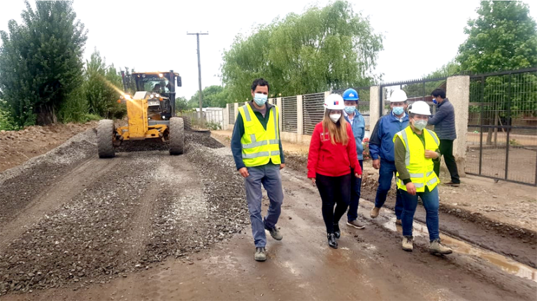 Asfaltan importantes caminos rurales de San Clemente