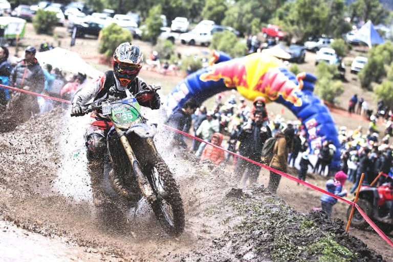 Motociclistas se dan cita en la Red Bull Los Andes