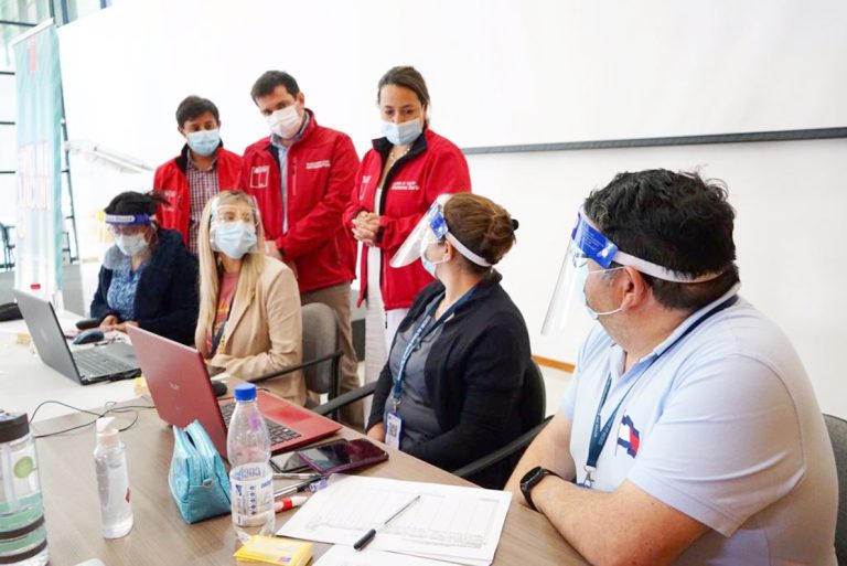 Potencian vacunación y testeo en sector agrícola del Maule