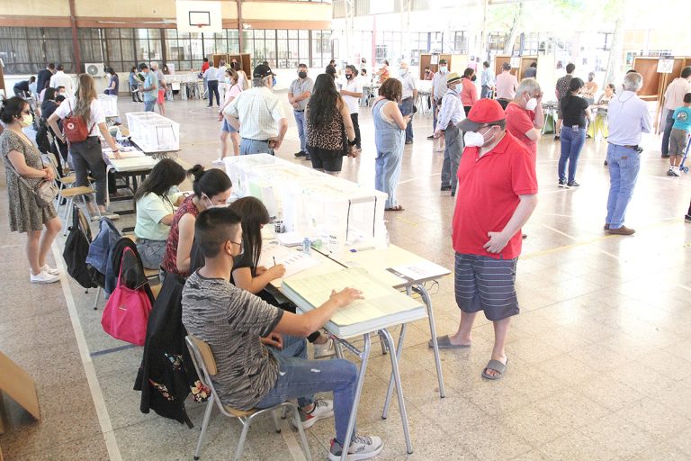 Alta participación marcó el día de elecciones en Curicó