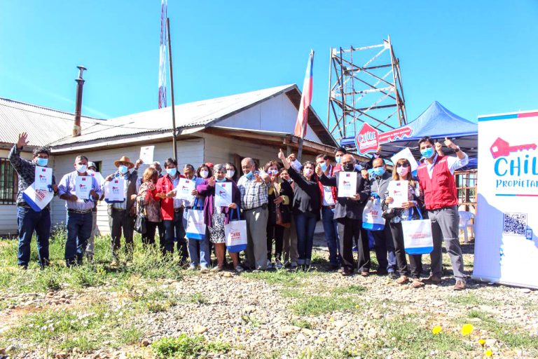 Bienes Nacionales entregó títulos de dominio en comuna de Linares