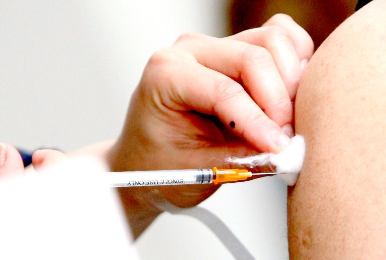 Curicó dispone de dos centros de vacunación para este sábado