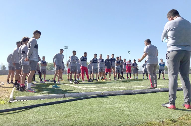Mañana lunes Curicó Unido vuelve a los entrenamientos