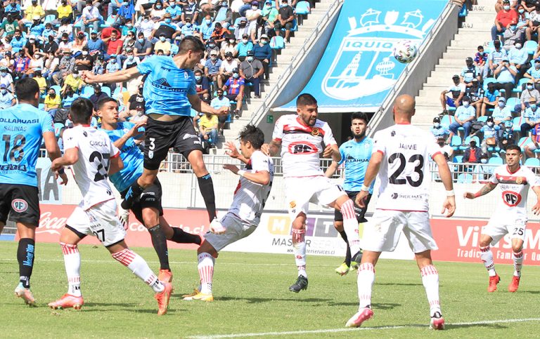 Igualdad en la cancha y en la  tabla entre Iquique y Rangers
