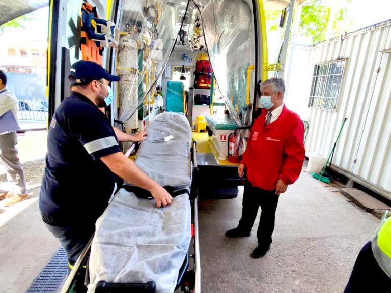 Entregan ambulancia a base SAMU Parral