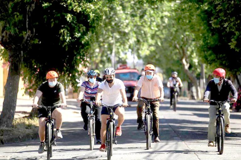 Emprendimiento “ciclotour” busca rescatar patrimonio talquino con recorridos en bicicleta