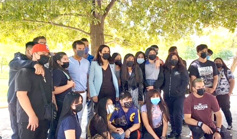 “Beca Nacho Gutiérrez” permitirá a un  estudiante de Constitución estudiar inglés