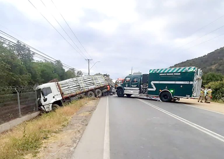 Tragedia en Peumo: Al menos nueve fallecidos deja accidente carretero