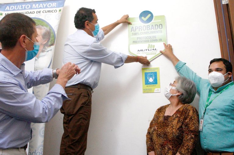 Casa del adulto mayor de Curicó recibió Sello Covid