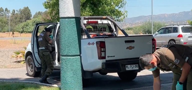Intentan asaltar a ocupantes de camioneta en plena carretera