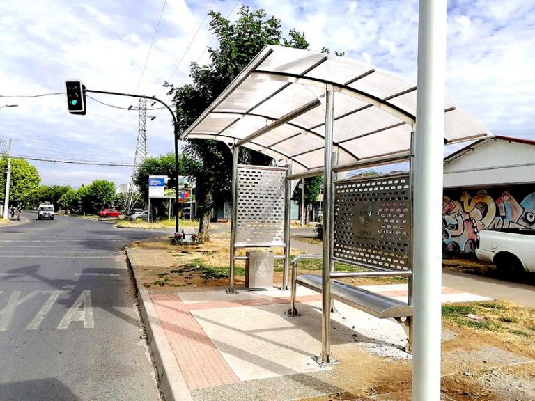 Finaliza primera etapa con 31 refugios peatonales en Curicó