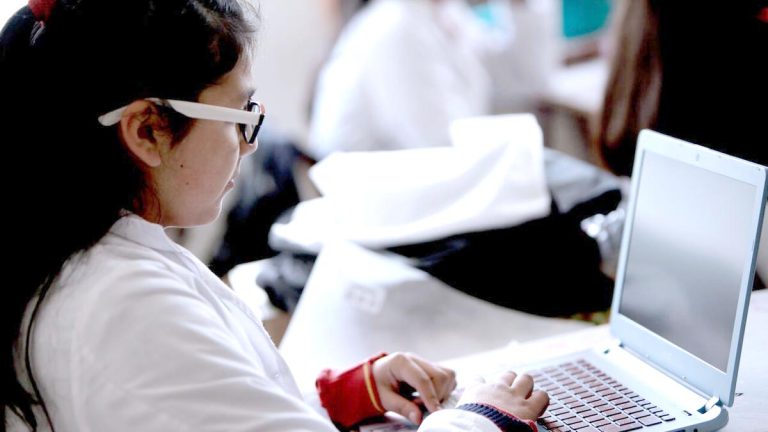 Finaliza proceso de entrega de computadores a nivel provincial