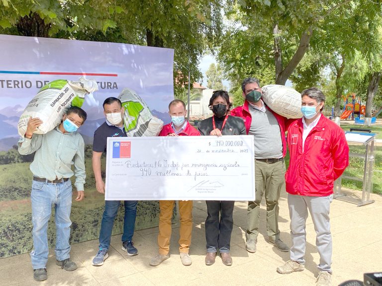 Continúa entrega de ayuda  de emergencia a agricultores