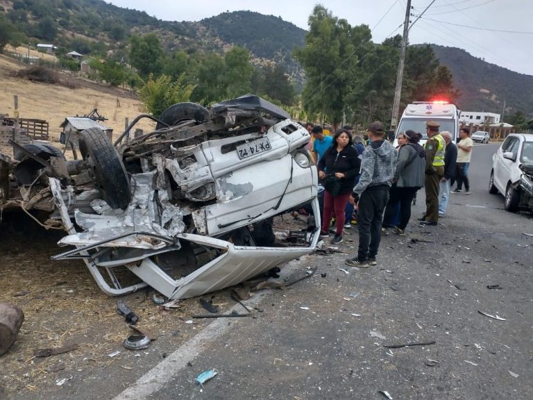 Un muerto y dos heridos deja choque frontal en Rauco