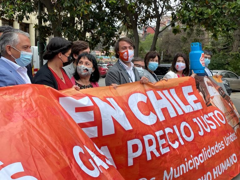 Alcaldes y alcaldesas piden apoyo al Congreso para impulsar el gas “a precio justo”