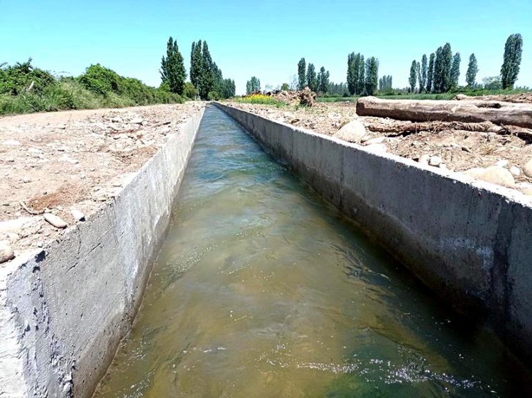 Invitan a los agricultores maulinos a postular en concursos de Indap para mejorar su riego