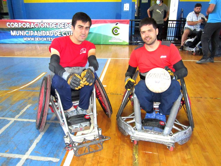 Deportistas paralímpicos sacan lustre al rugby en silla de ruedas