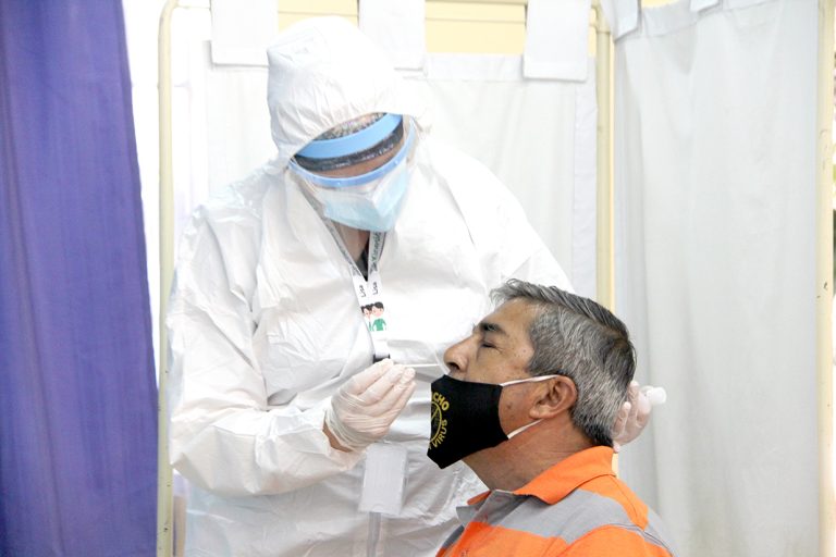 Siguen disparándose los casos de Covid-19 en el Maule