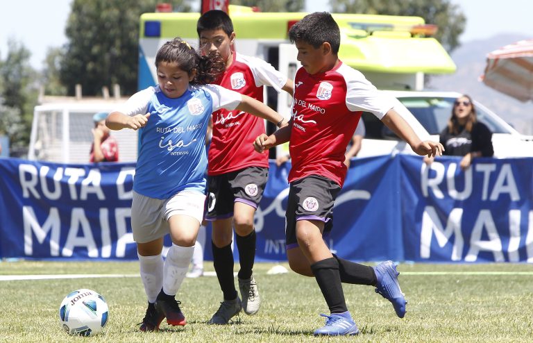 24 escuelas de fútbol participaron en Copa Infantil Mixta