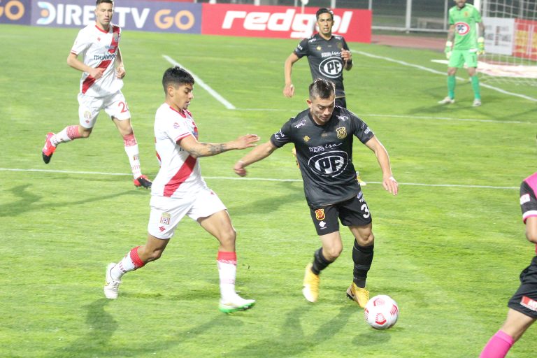 Rangers y Curicó Unido disputan amistoso en Talca