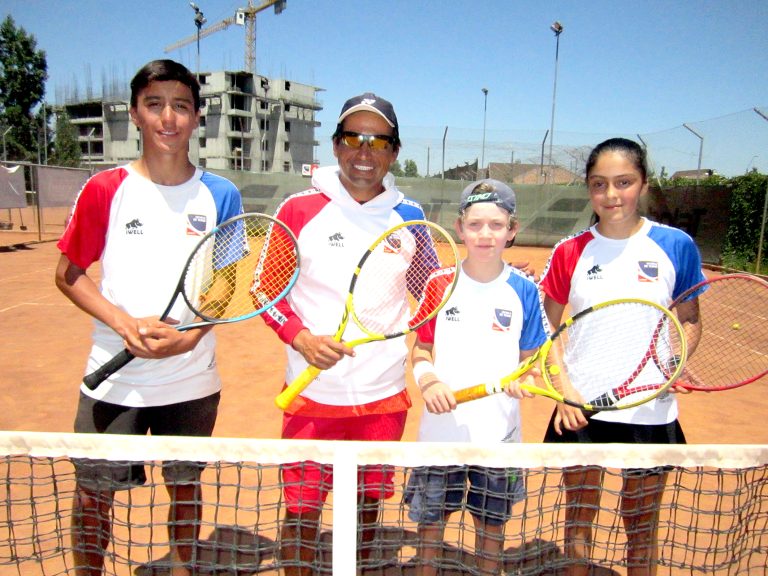 Tenistas se proyectan en la alta competencia de Fetech