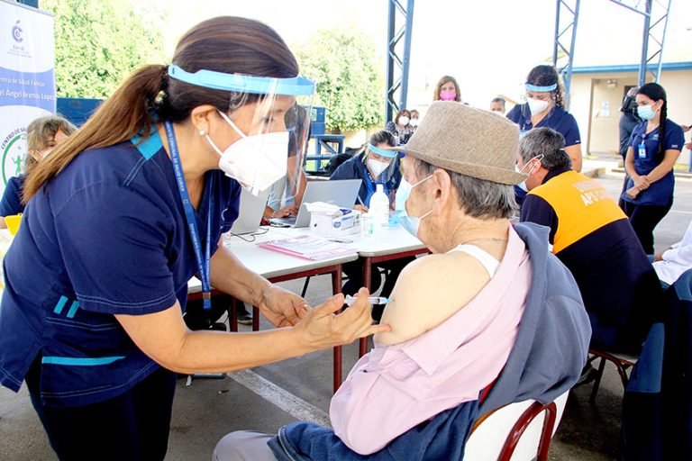 Adelantan aplicación de nueva dosis de refuerzo